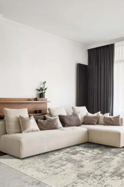 Uno Taupe Teppich(Uno Taupe Teppich) 41 Uno Taupe Teppich(Uno Taupe Teppich) -Wohn Teppich Welt 0056 UnoTaupe Shopify Room3 8bfc946a 949e 4464 b608 aa8216d443dd