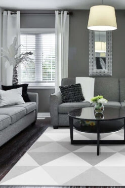 Pyramide Grau Teppich(Pyramide Grau Teppich) -Wohn Teppich Welt 0124 PyramideGrau Quadrat Room