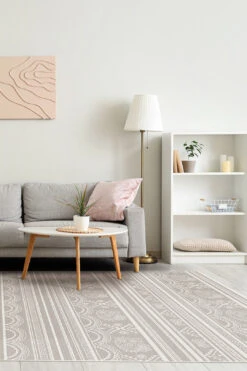 Hello Kitty Ritual Taupe Teppich(Hello Kitty Ritual Taupe Teppich) -Wohn Teppich Welt 0504 HelloKittyRitualTaupe Shopify Room