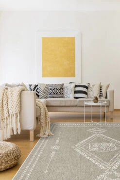 Hello Kitty Tribal Taupe Teppich(Hello Kitty Tribal Taupe Teppich) -Wohn Teppich Welt 0507 HelloKittyTribalTaupe Shopify Room