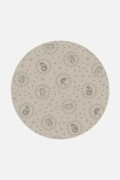 Harry Potter™ Sternenflug Sand Teppich(Harry Potter Sternenflug Sand Teppich) -Wohn Teppich Welt 0526 Harry Potter Sternenflug Sand Shopify Rund200