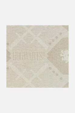 Harry Potter™ Duell Beige Teppich(Harry Potter Duell Beige Teppich) 22 Harry Potter™ Duell Beige Teppich(Harry Potter Duell Beige Teppich) -Wohn Teppich Welt 0550 Harry Potter Duell Beige Zoom 8aadfa84 cc3c 493e 9cd6 ed0c94dd5ab7