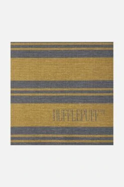 Harry Potter™ Streifen Hufflepuff Teppich(Harry Potter Streifen Hufflepuff Teppich) -Wohn Teppich Welt 0560 Harry Potter Streifen Hufflepuff Zoom ee40124b 2df6 4e15 8a6f 6816111dd0a1