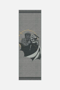 Batman™ Schatten Grau Teppich(Batman Schatten Grau Teppich) -Wohn Teppich Welt 0568 BatmanSchattenGrau Shopify Laeufer a44a1a51 a464 4d56 99cf cd857460f1a1