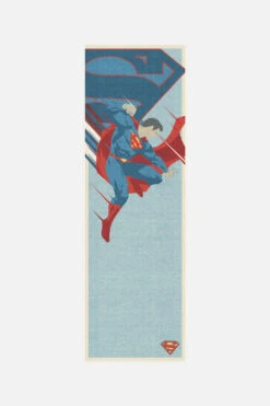 Superman™ Laser Blau Teppich(Superman Laser Blau Teppich) 13 Superman™ Laser Blau Teppich(Superman Laser Blau Teppich) -Wohn Teppich Welt 0573 SupermanLaserBlau Shopify laeufer