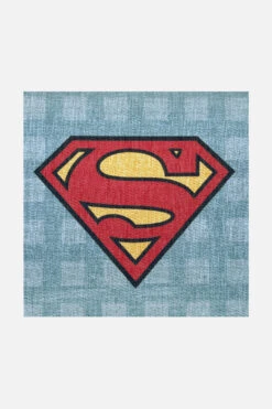 Superman™ Gitter Blau Teppich(Superman Gitter Blau Teppich) -Wohn Teppich Welt 0574 SupermanGlitterBlau Shopify zoom 887378ea fb27 472c 9688 9e00382d6549